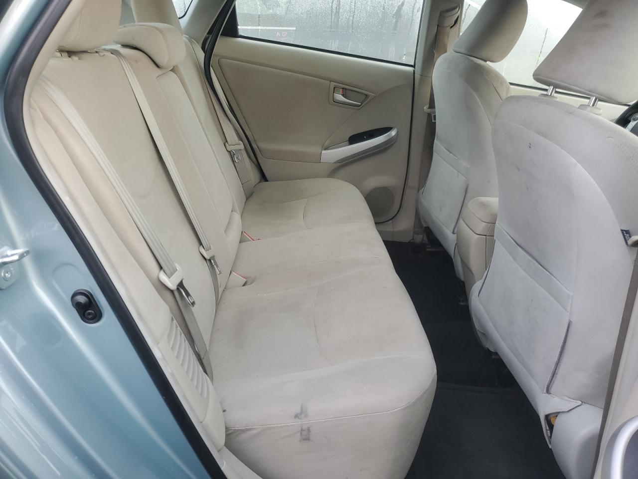 2015 Toyota Prius - Image 10
