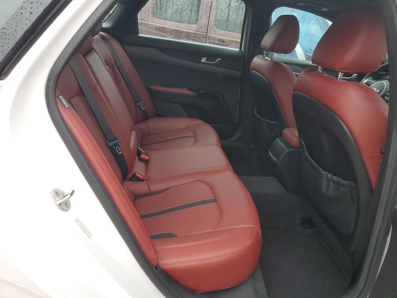 2022 Kia K5 - Image 10