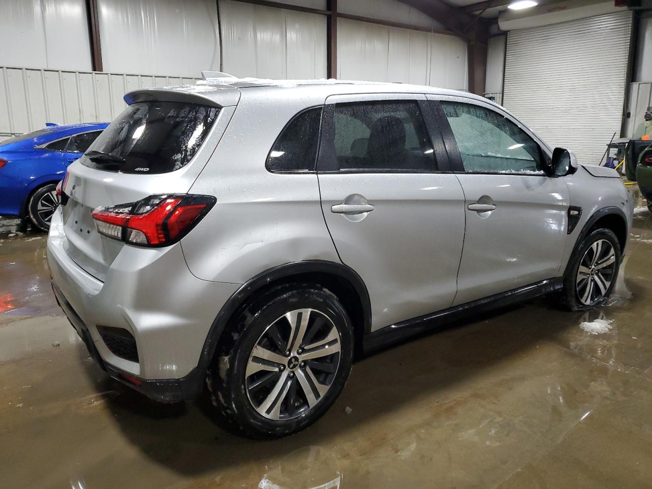 2024 Mitsubishi Outlander - Image 3