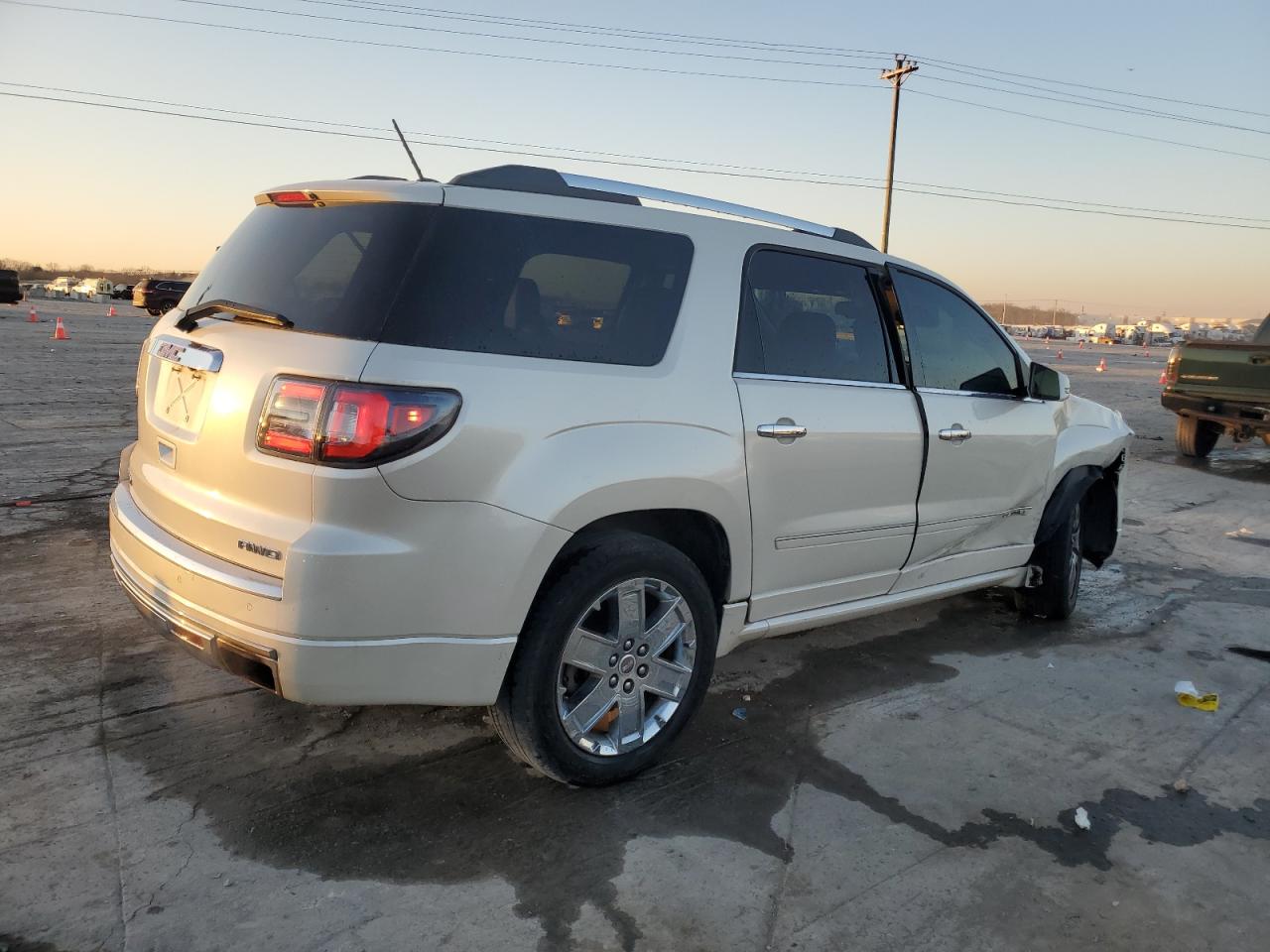 2014 GMC Acadia - Image 3