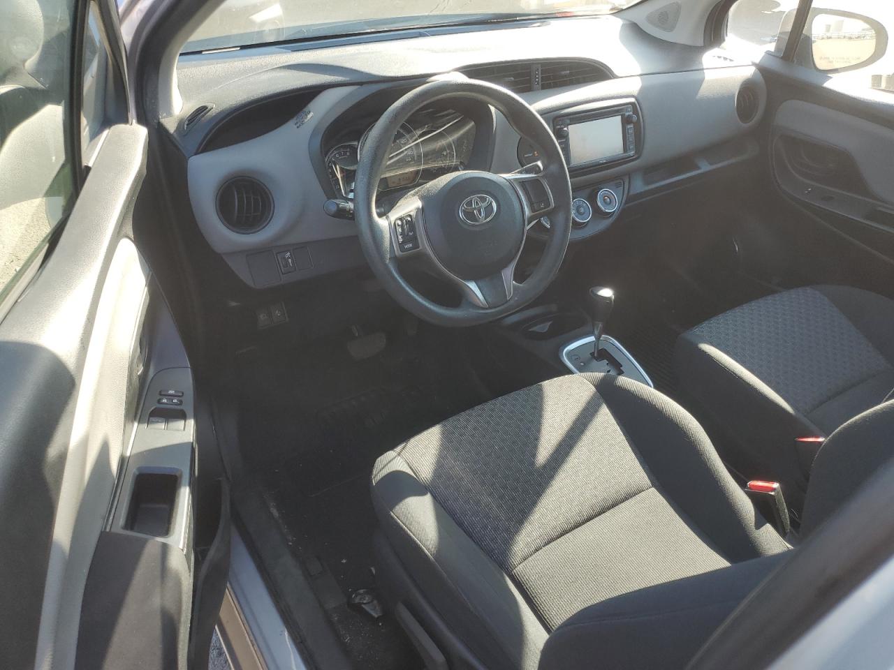 2017 Toyota Yaris - Image 8