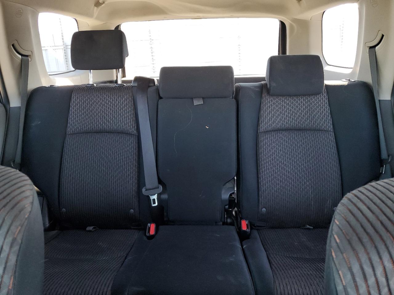 2010 Toyota 4Runner - Image 10