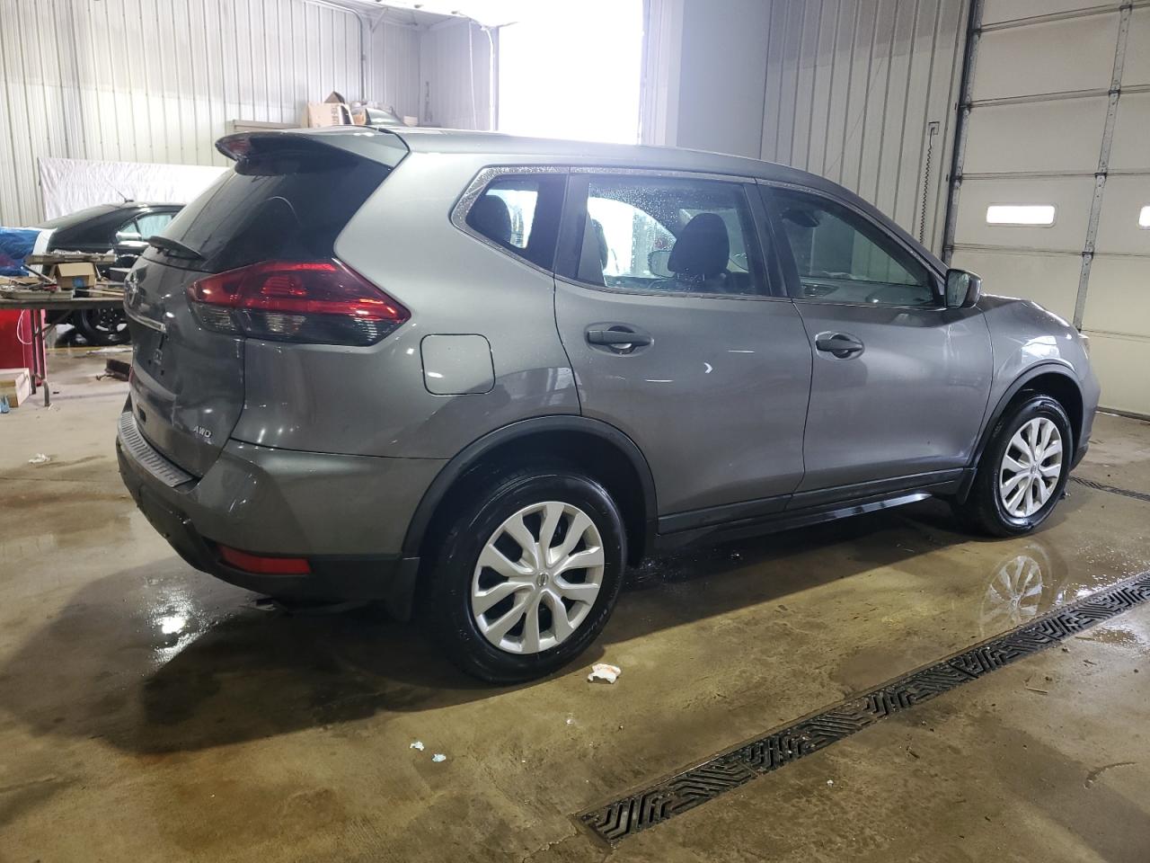 2020 Nissan Rogue - Image 3