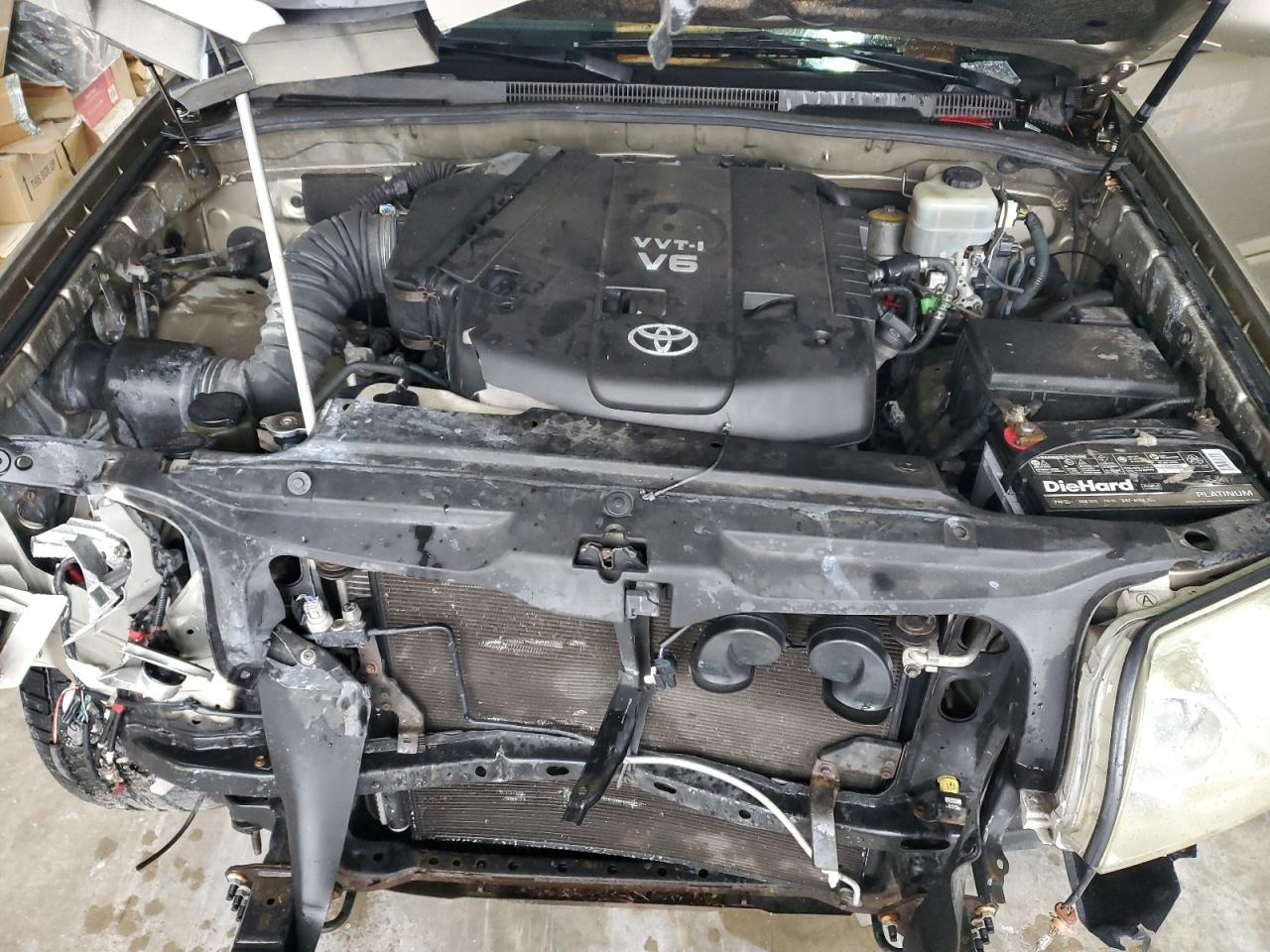 2005 Toyota 4Runner - Image 13