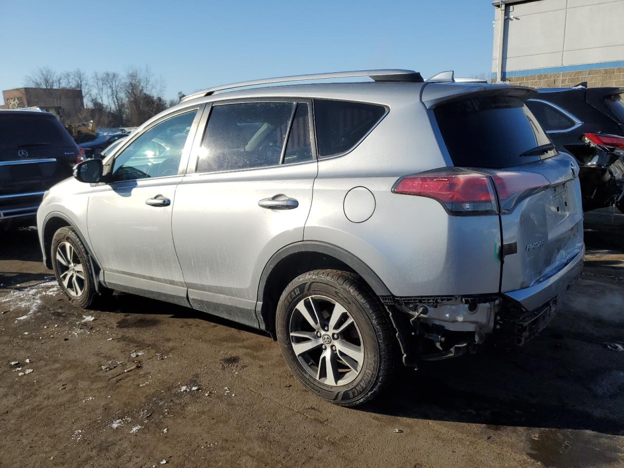 2016 Toyota RAV 4 - Image 2