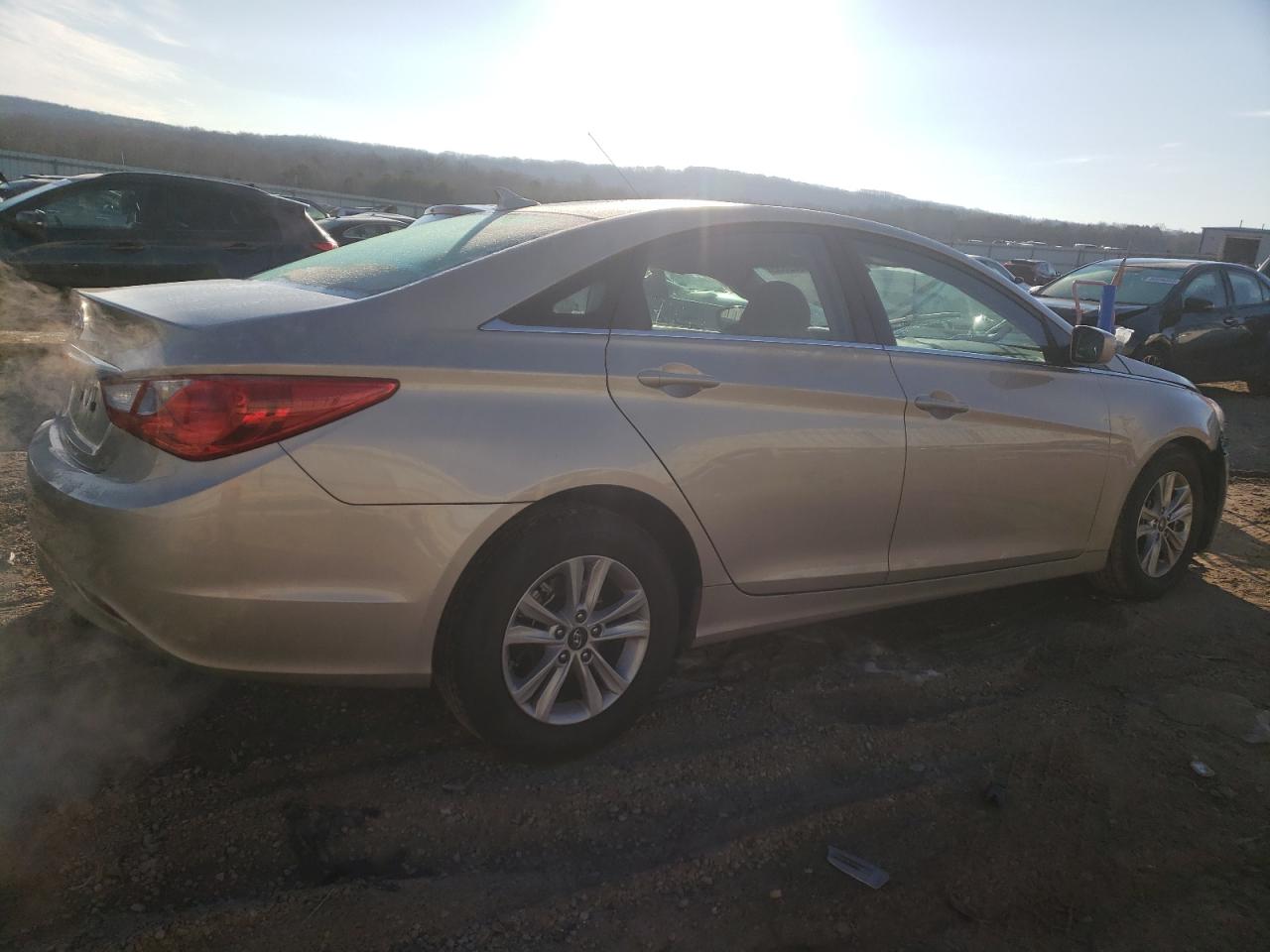 2011 Hyundai Sonata - Image 3