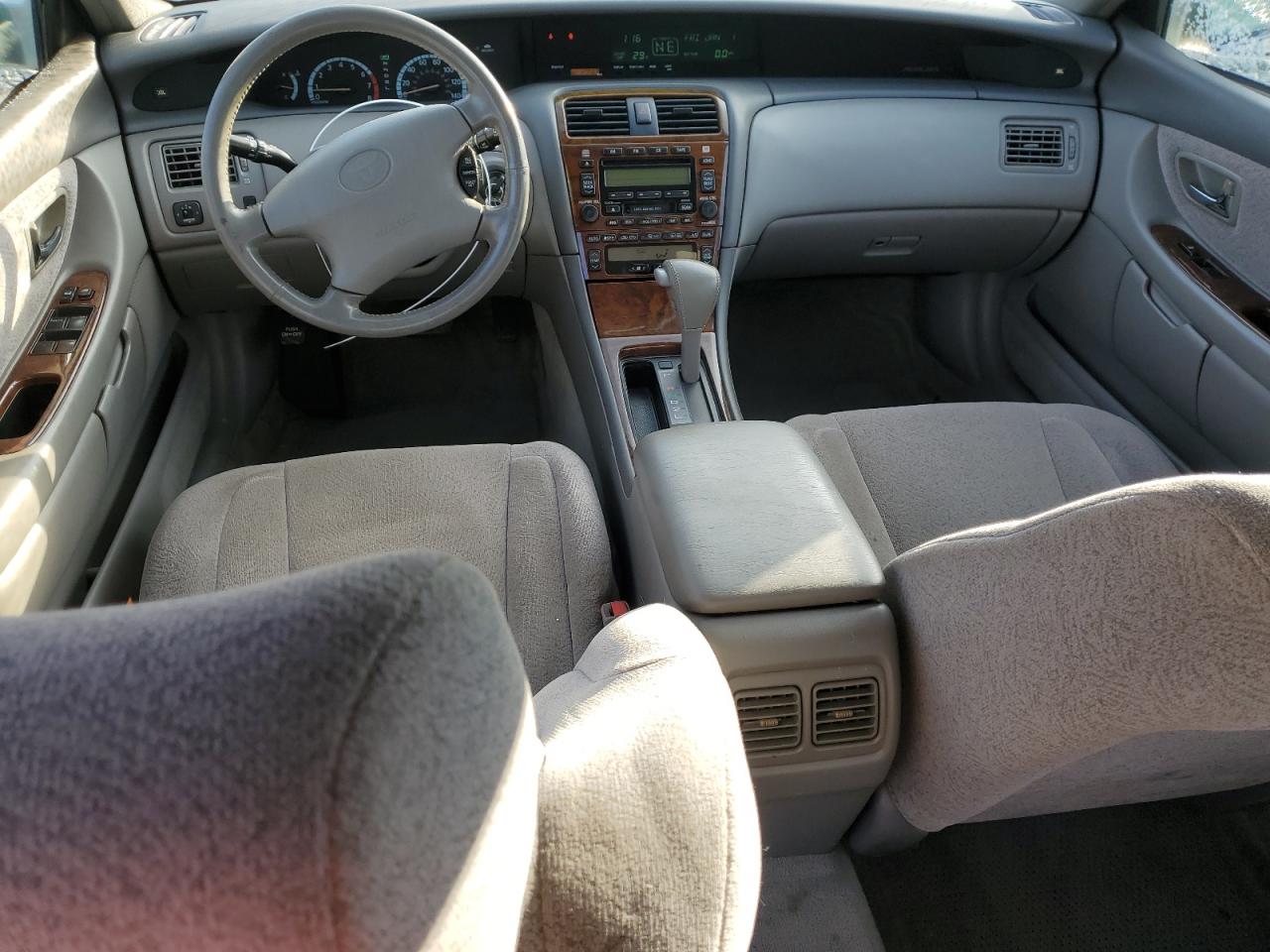 2000 Toyota Avalon - Image 8
