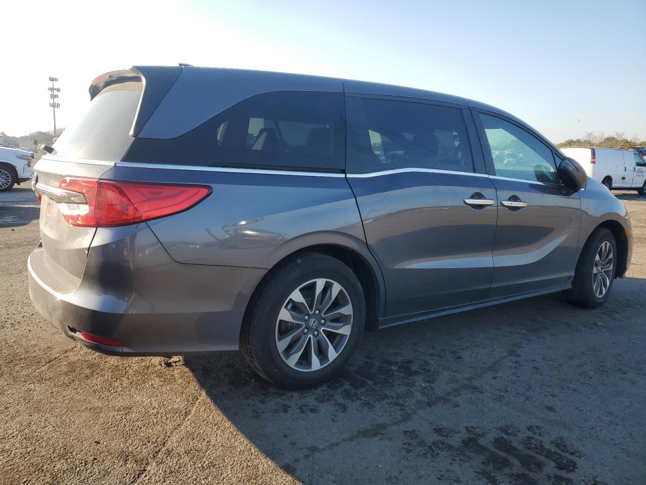 2024 Honda Odyssey - Image 3