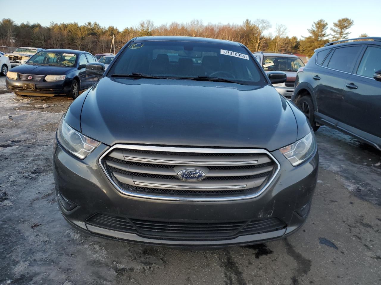 2018 Ford Taurus - Image 5