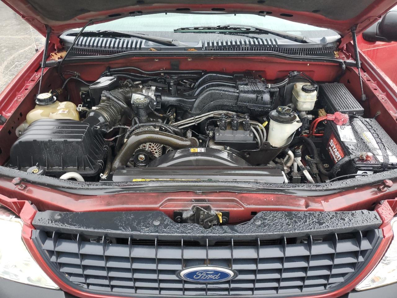 2005 Ford Explorer - Image 13