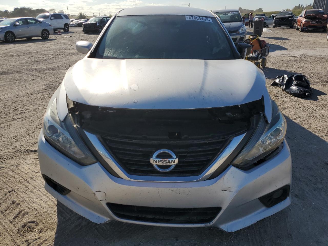 2017 Nissan Altima - Image 5
