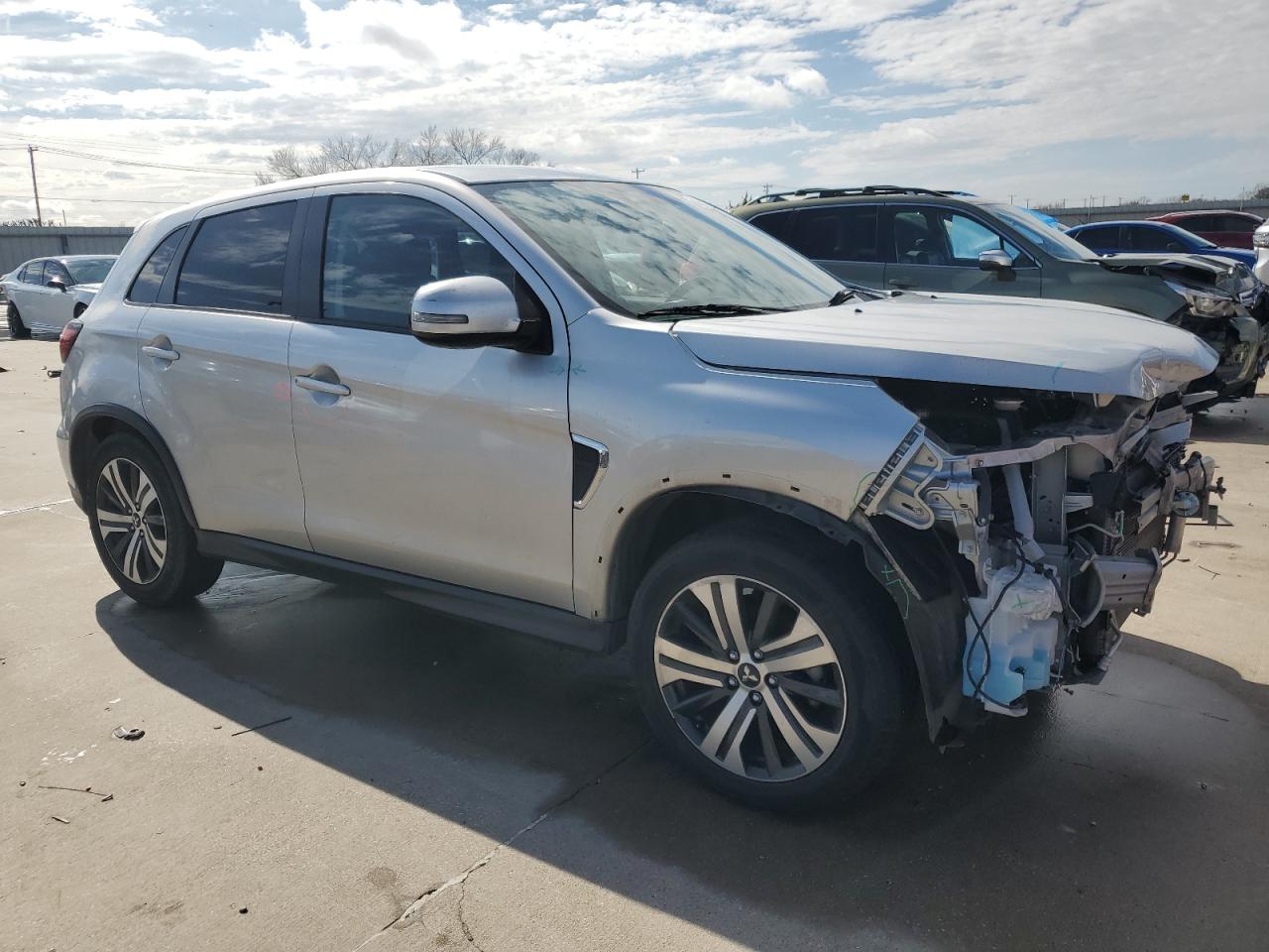 2020 Mitsubishi Outlander - Image 4