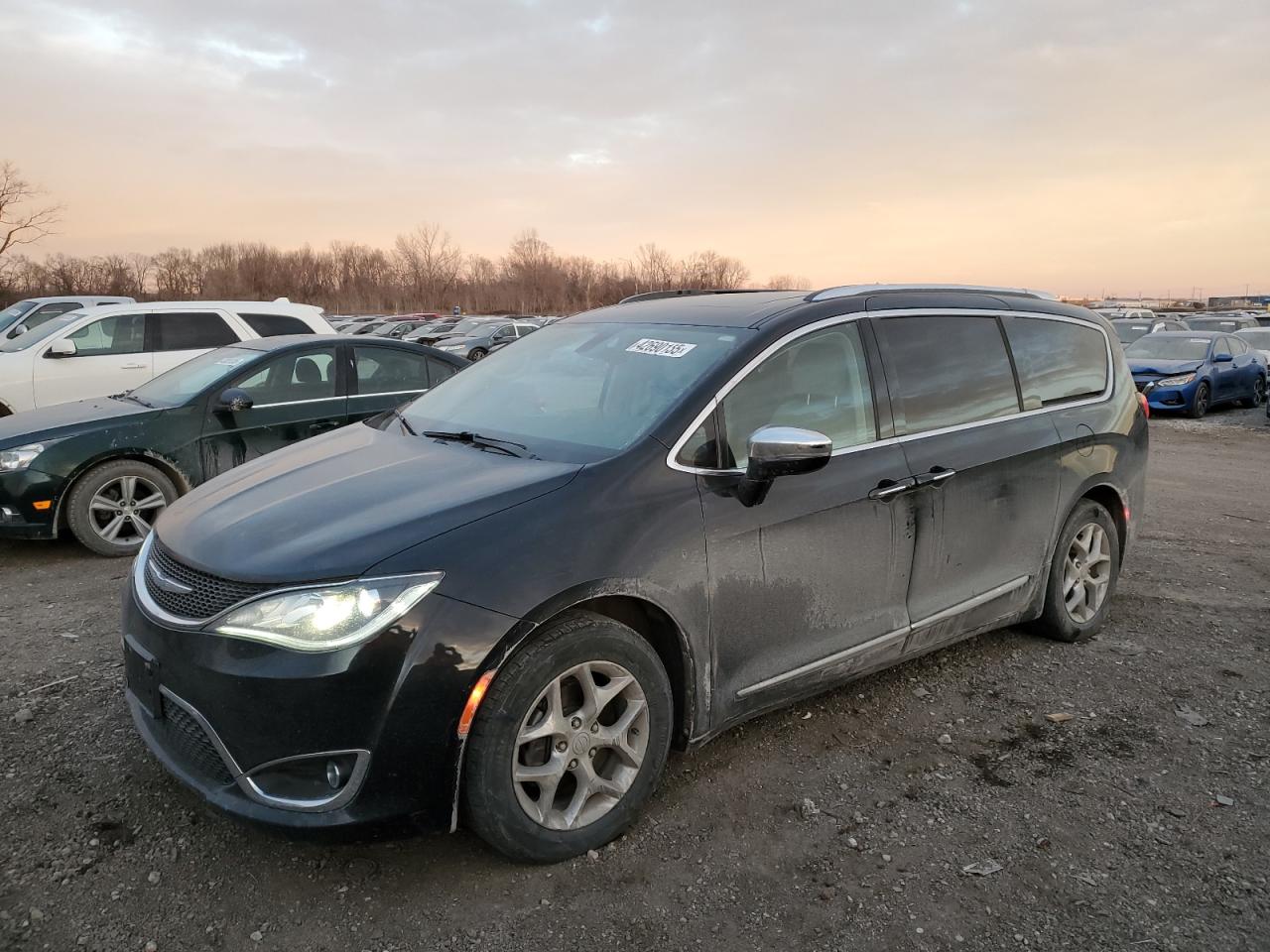 2018 Chrysler Pacifica - Image 1