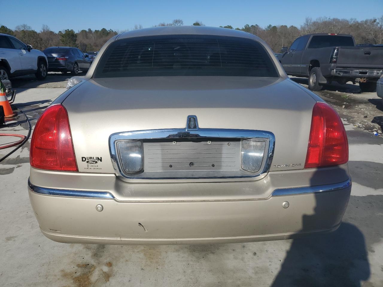 2004 Lincoln Town Car Executive VIN: 1LNHM81W24Y634969 Lot: 88476655
