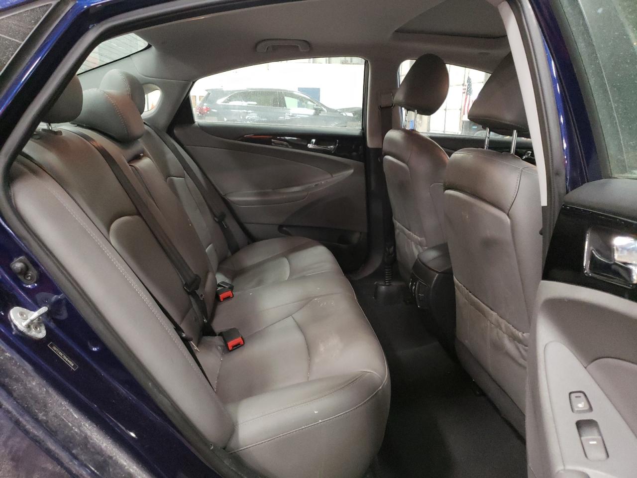2013 Hyundai Sonata - Image 10