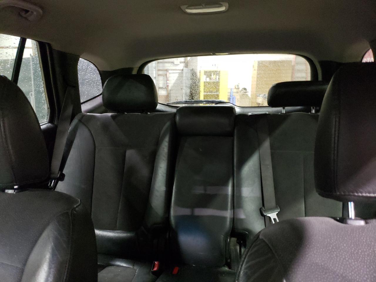 2012 Hyundai Santa Fe - Image 10