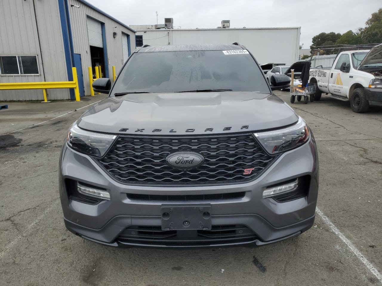 2023 Ford Explorer - Image 5