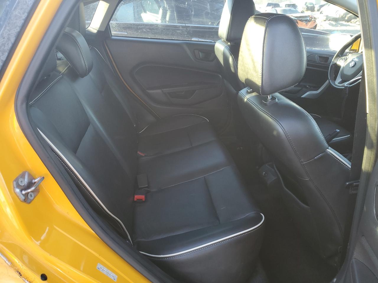 2012 Ford Fiesta - Image 11