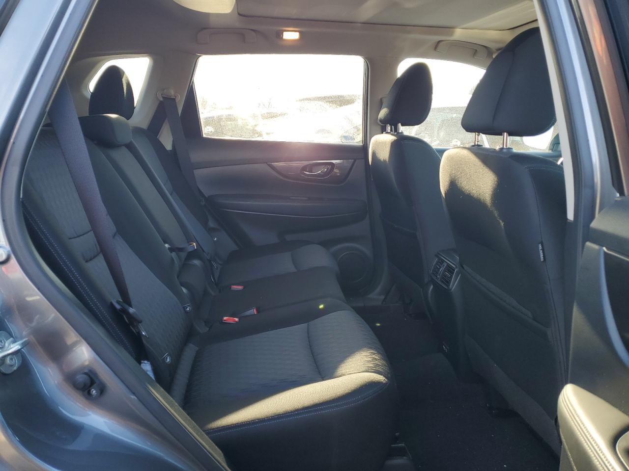 2020 Nissan Rogue - Image 11