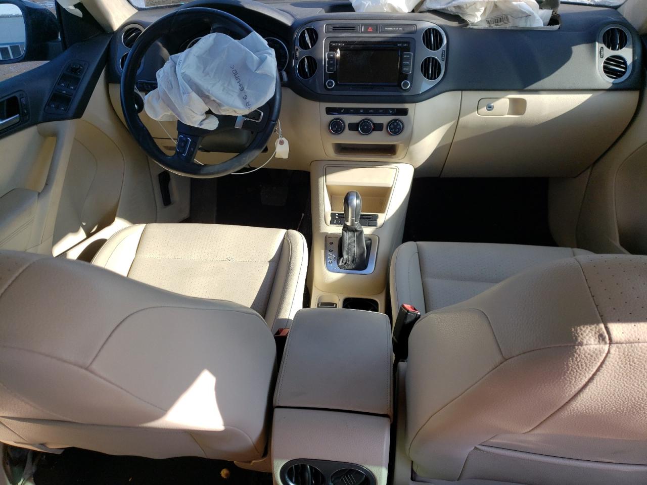 2015 Volkswagen Tiguan - Image 8