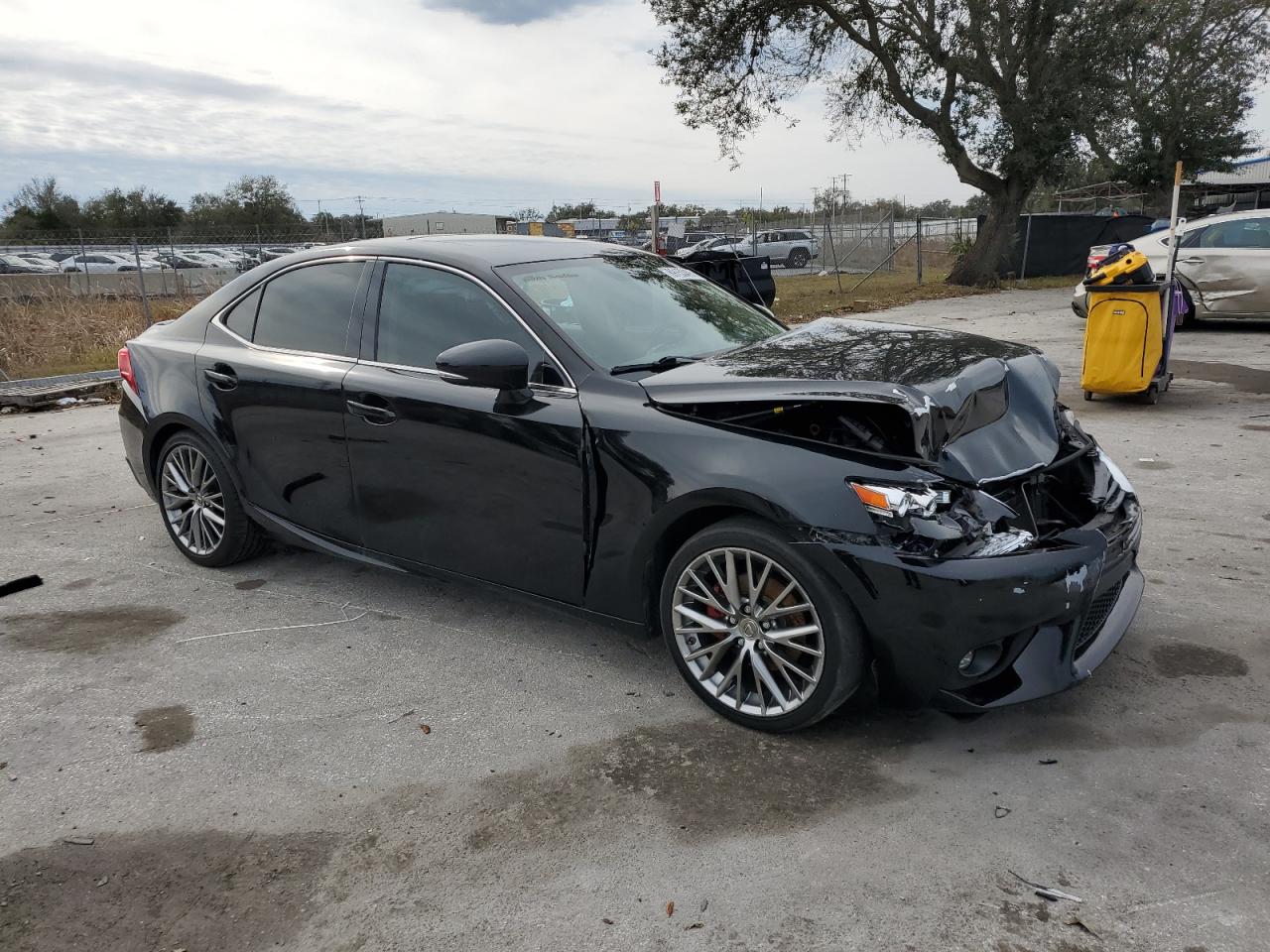 2015 Lexus IS - Image 4