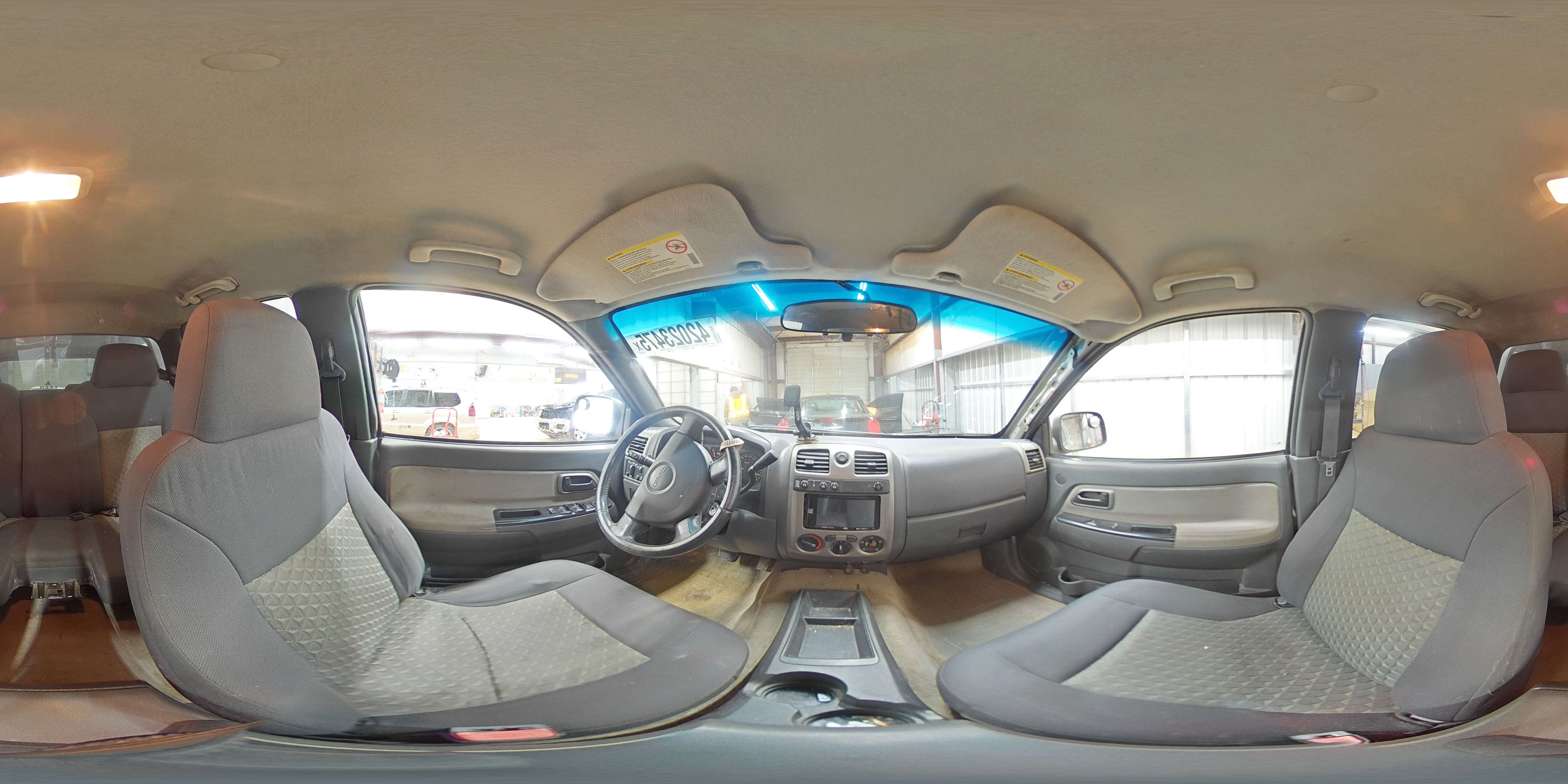 2005 GMC Canyon - Image 13