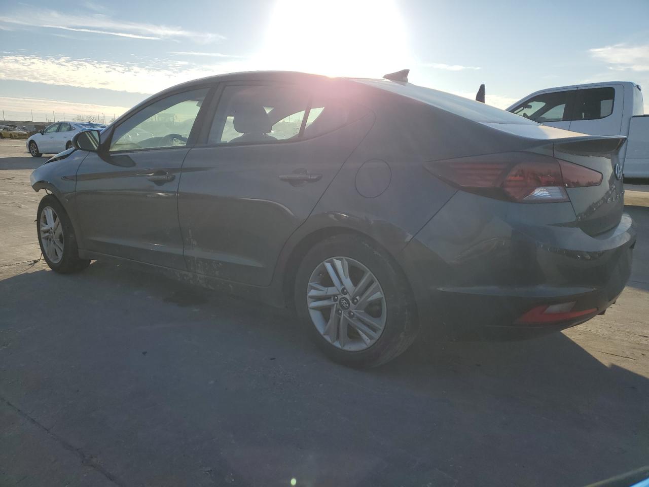 2020 Hyundai Elantra - Image 2