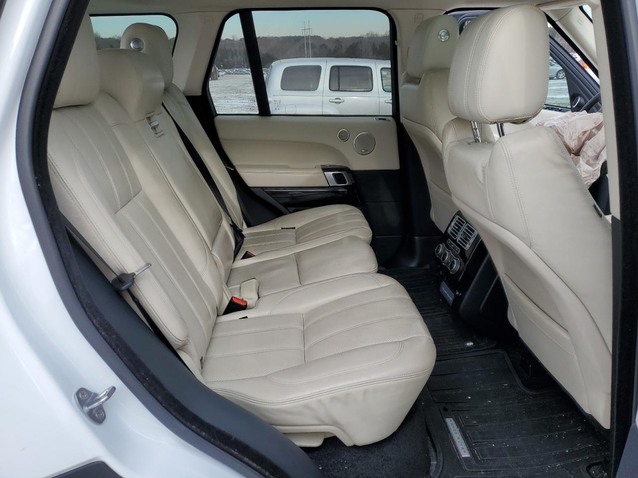 2017 Land Rover Range Rover - Image 12