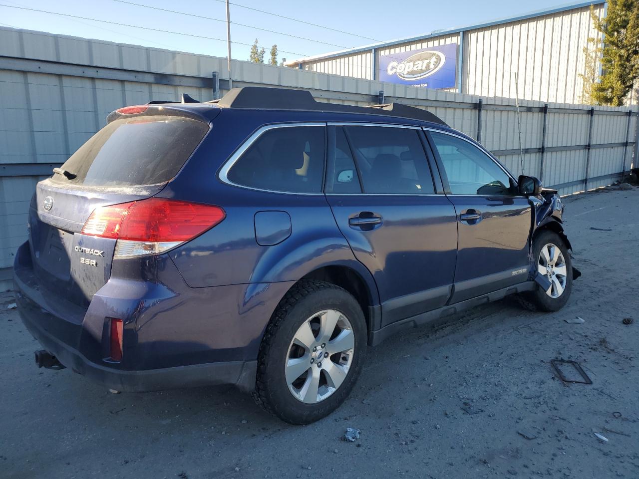 2011 Subaru Outback - Image 3
