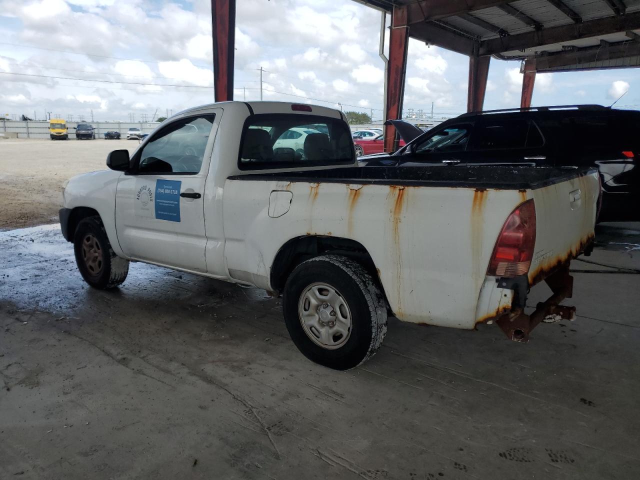 2013 Toyota Tacoma - Image 2