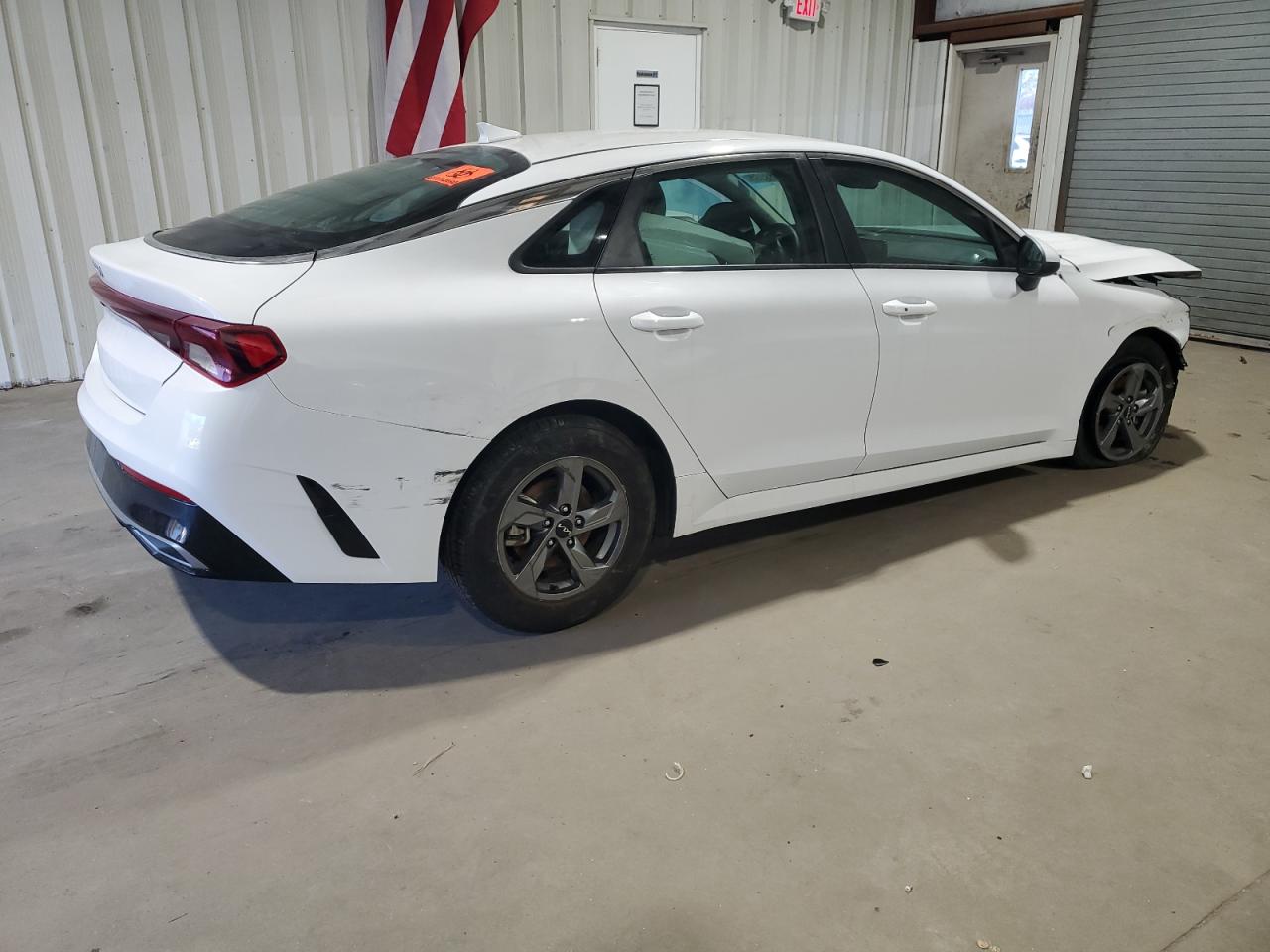 2023 Kia K5 - Image 3
