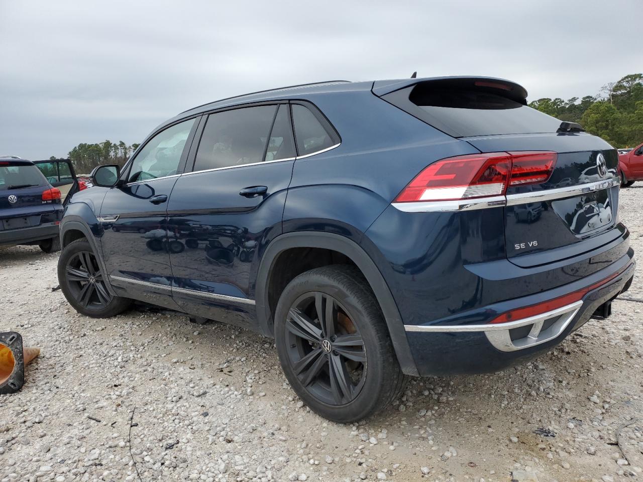 2021 Volkswagen Atlas - Image 2