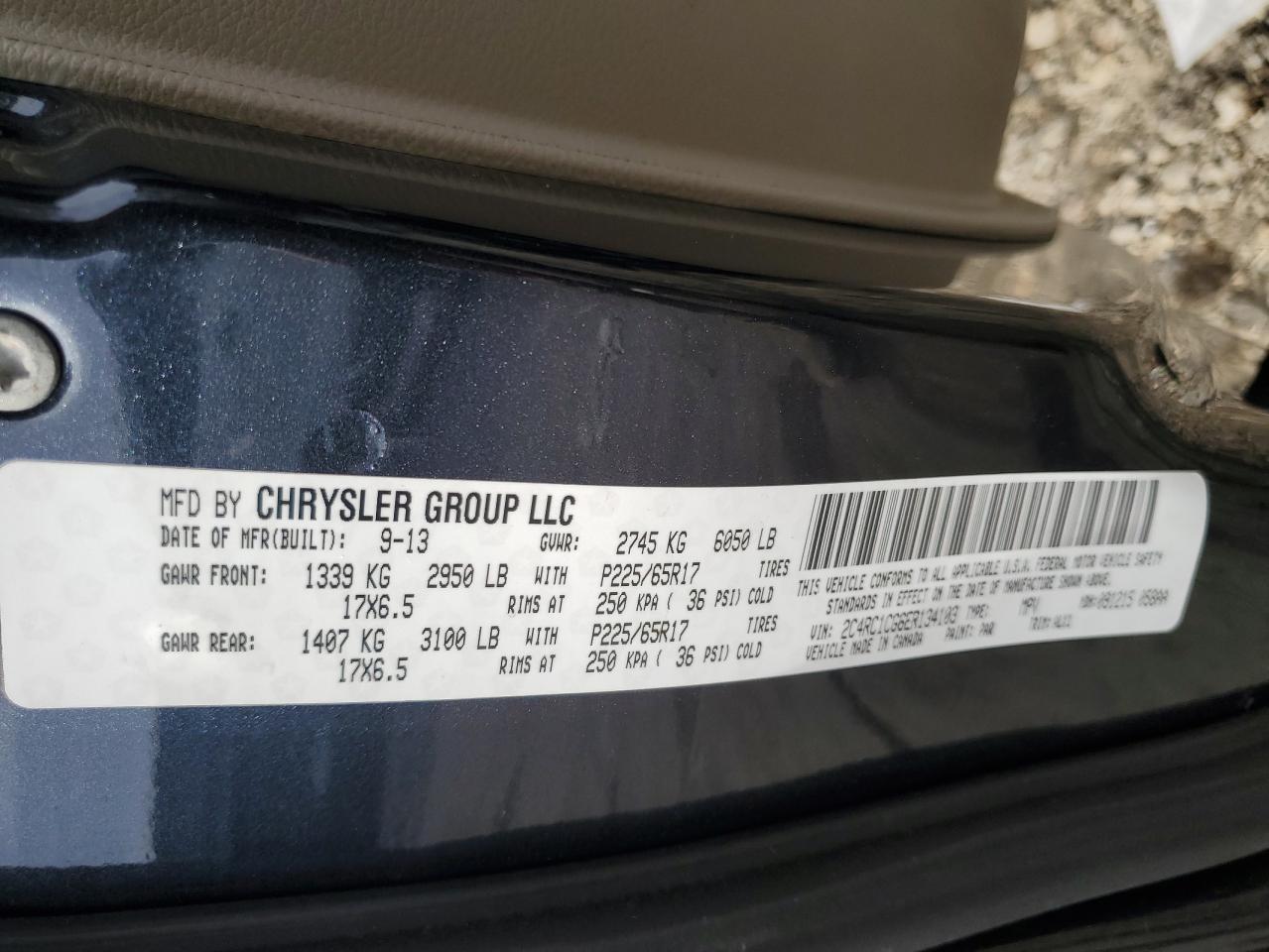2014 Chrysler Town & Country - Image 13