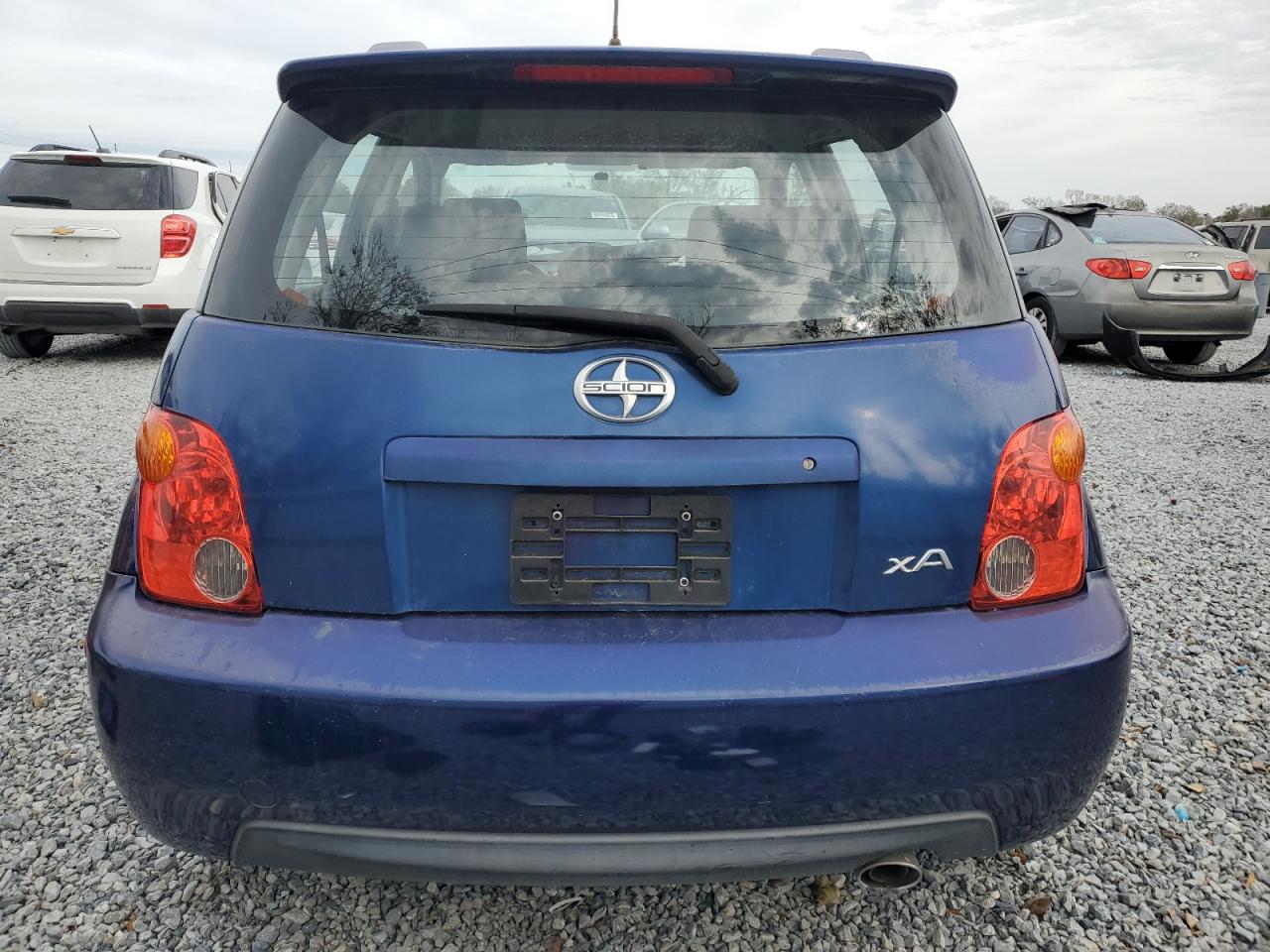 2005 Toyota xA - Image 6