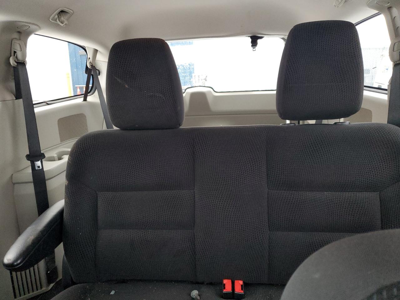 2017 Dodge Caravan - Image 10