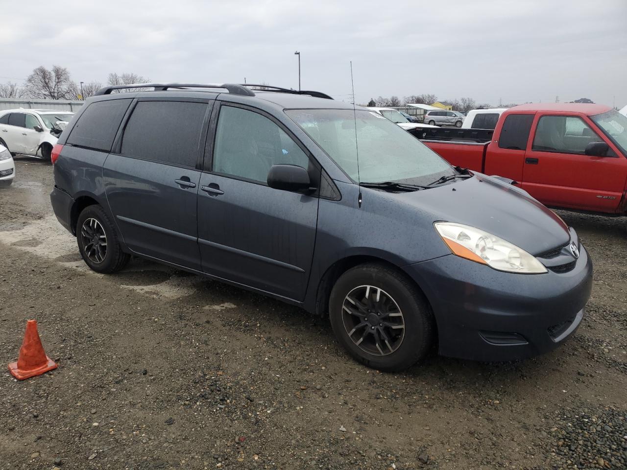 2009 Toyota Sienna - Image 4