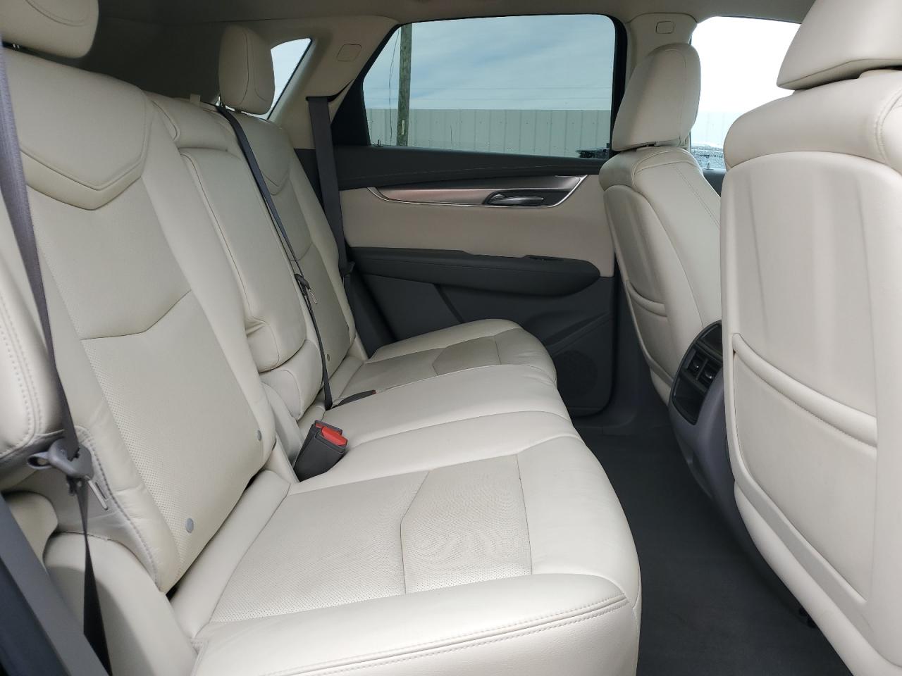 2017 Cadillac XT5 - Image 11