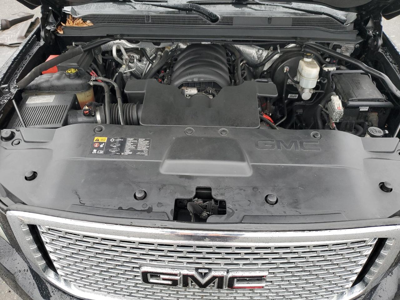 2016 GMC Yukon - Image 12