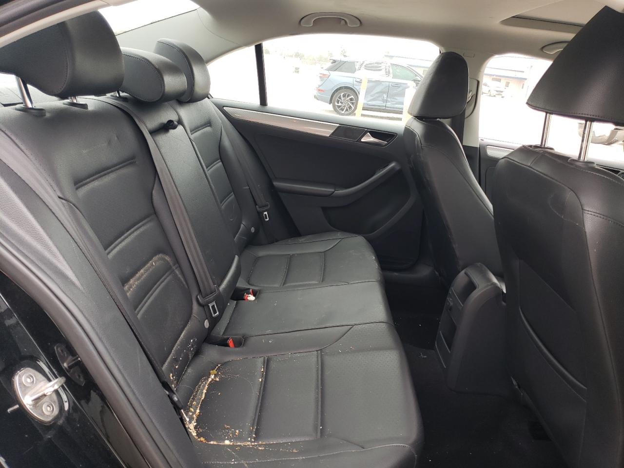 2017 Volkswagen Jetta - Image 10