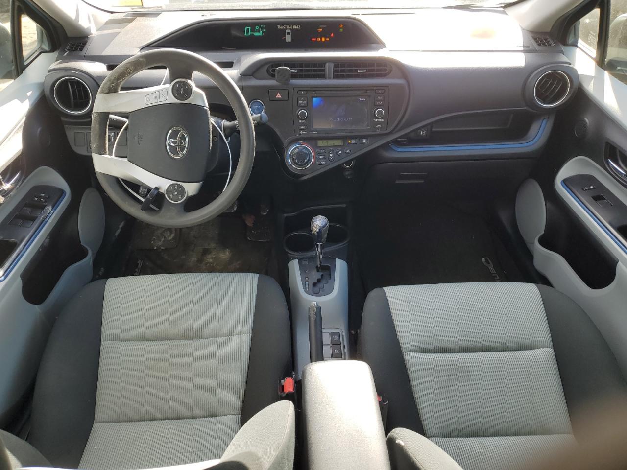 2013 Toyota Prius - Image 8