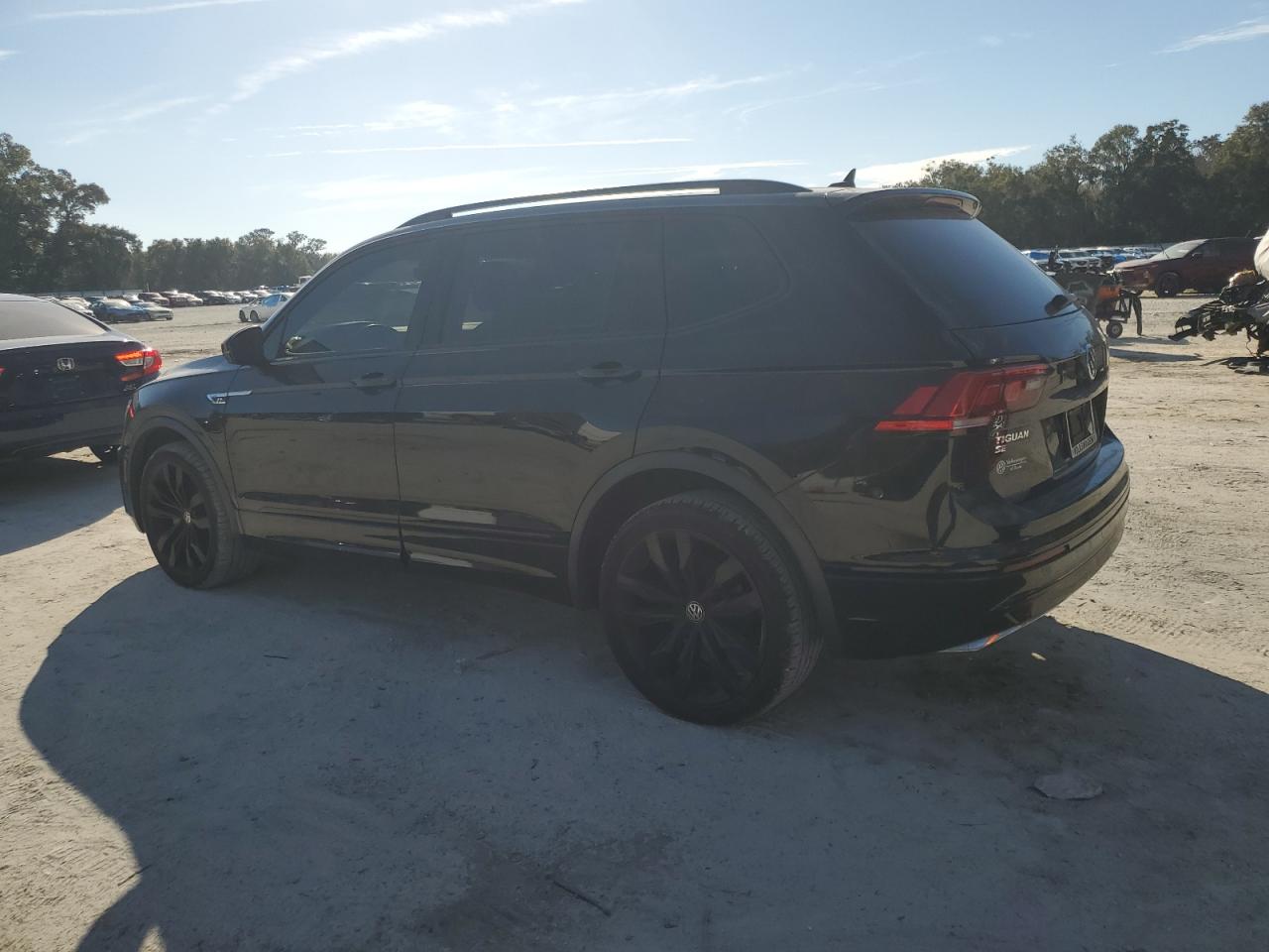 2020 Volkswagen Tiguan - Image 2
