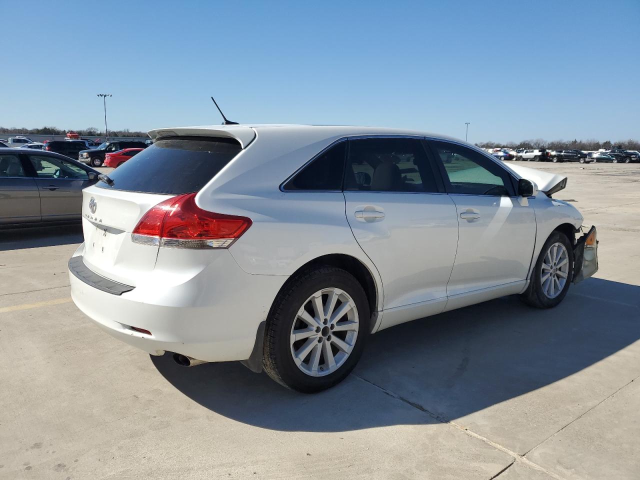 2011 Toyota Venza - Image 3