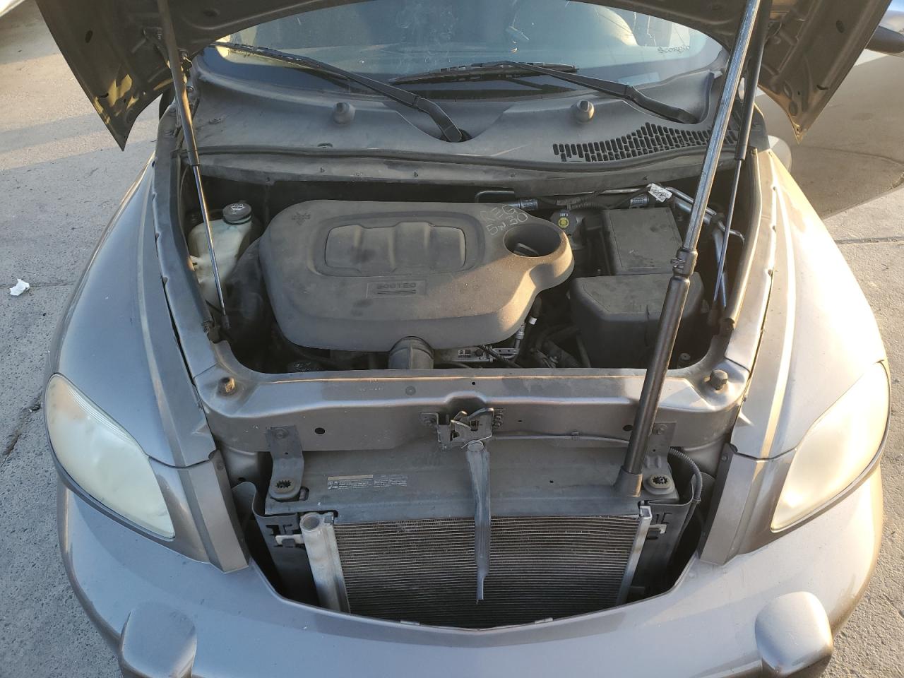 2011 Chevrolet HHR - Image 11
