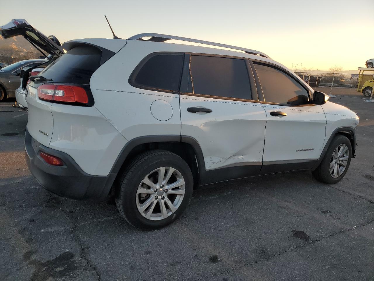 2015 Jeep Grand Cherokee - Image 3