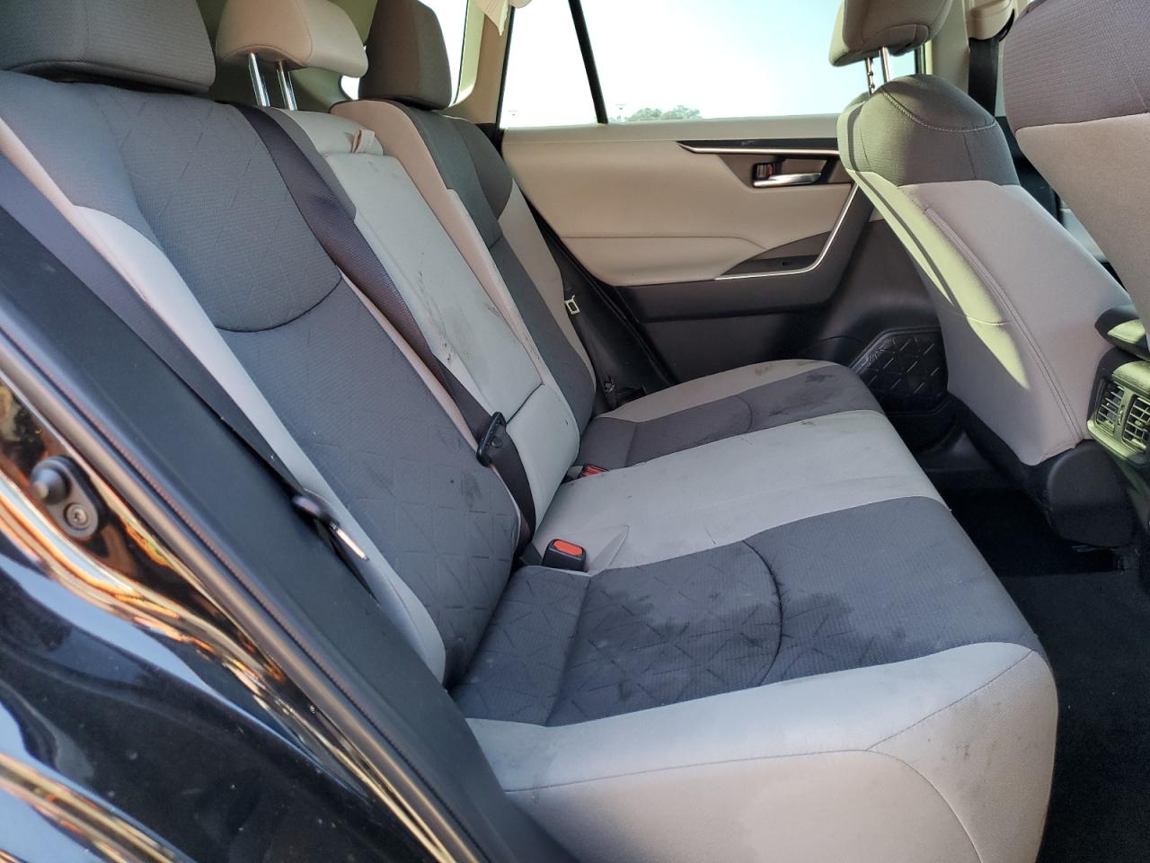 2022 Toyota RAV 4 - Image 11