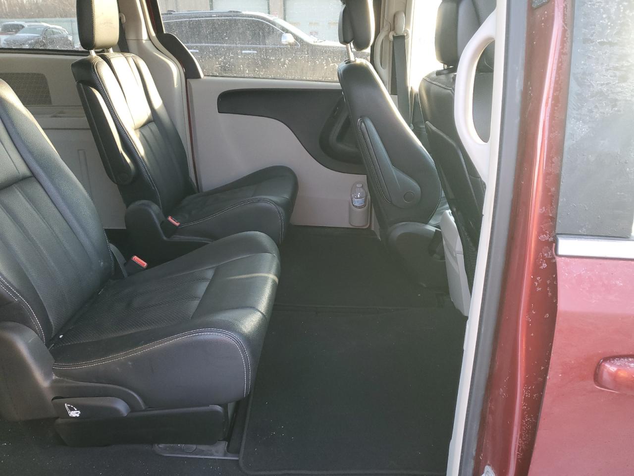 2012 Chrysler Town & Country - Image 11