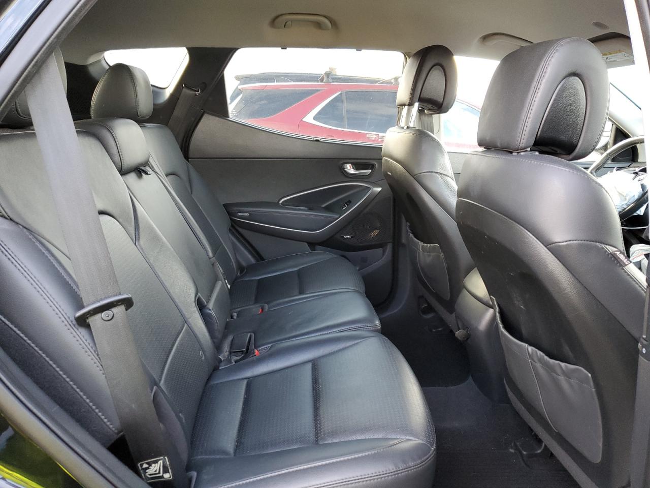 2014 Hyundai Santa Fe - Image 11