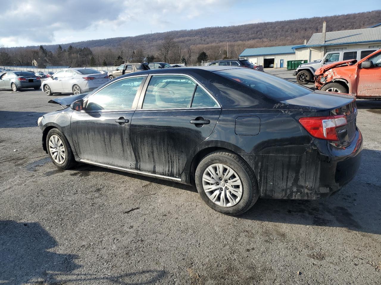 2014 Toyota Camry - Image 2