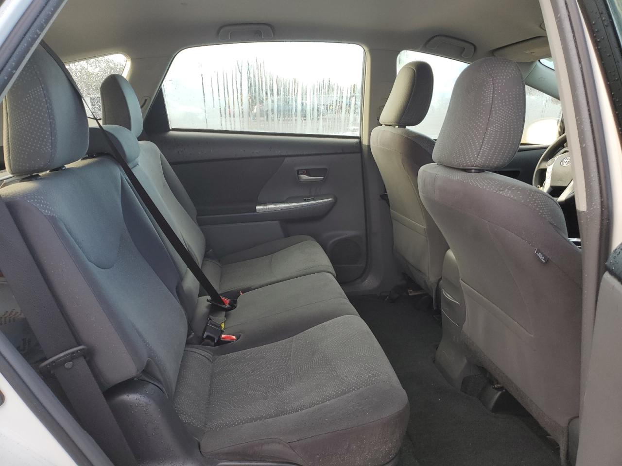 2014 Toyota Prius - Image 10