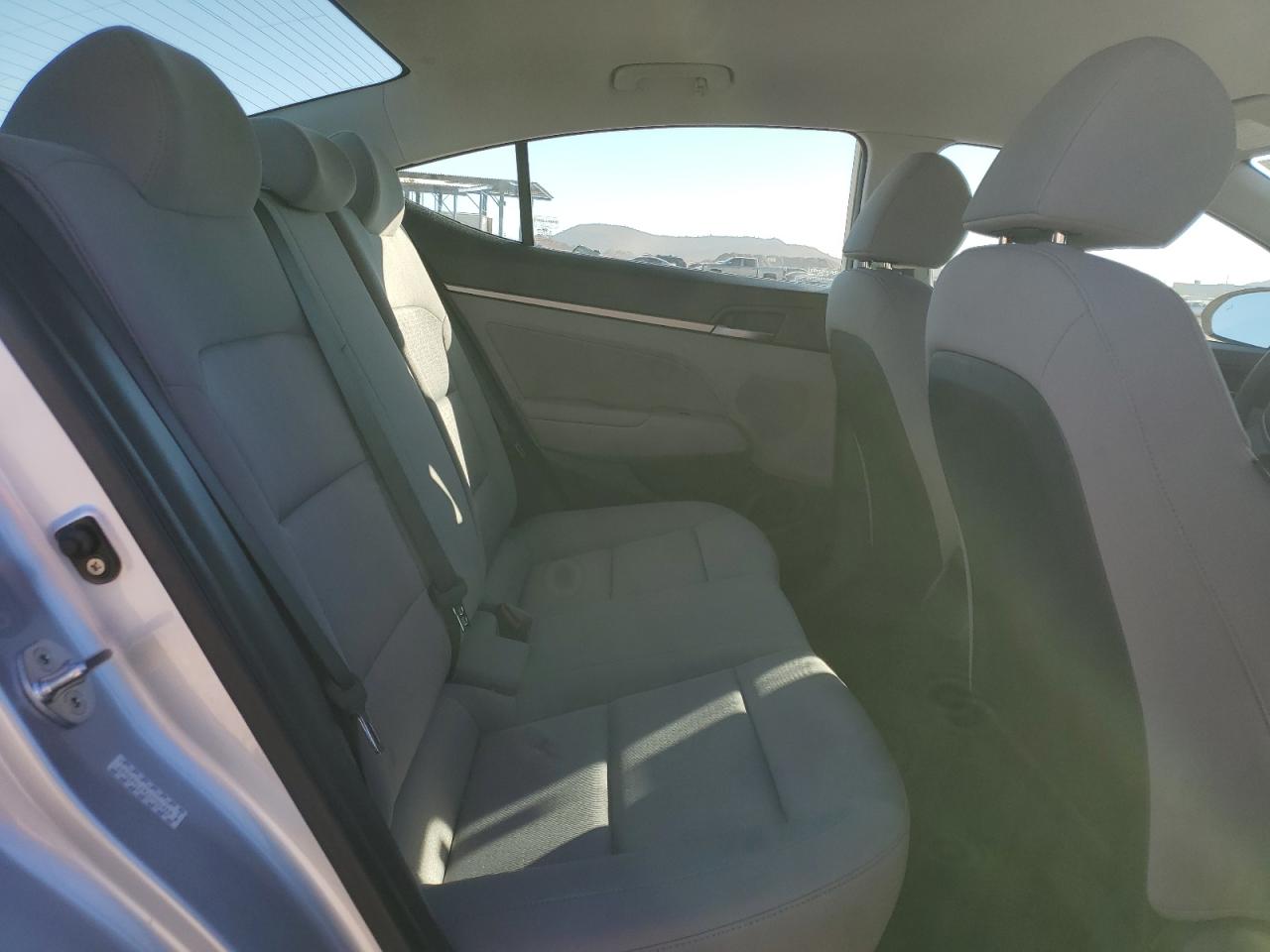 2018 Hyundai Elantra - Image 10